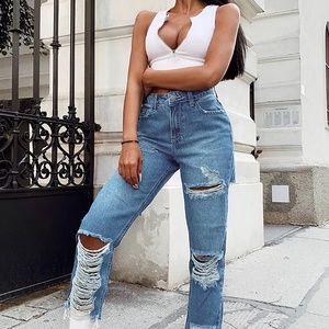 ANKEL LENGTH DISTRESSED BOYFRIEND JEANS FASHION NOVA | size: 7